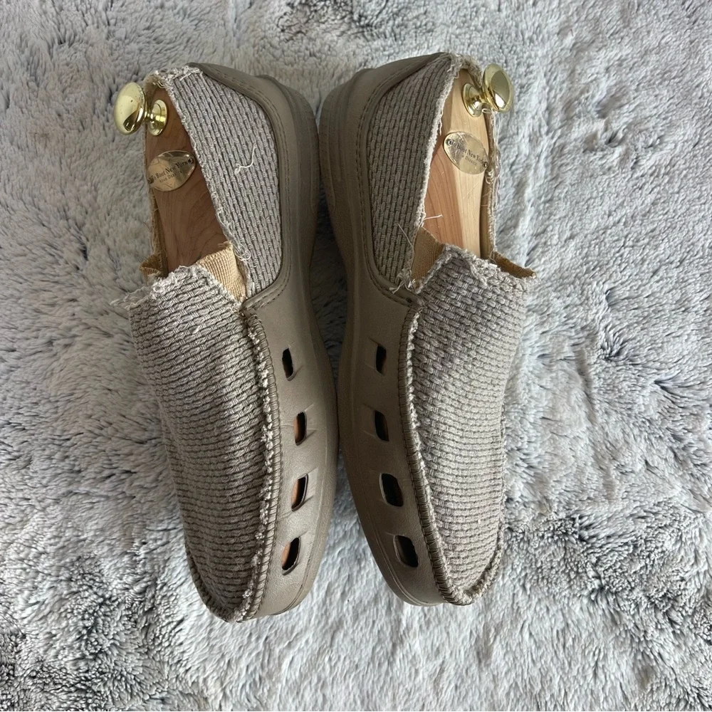 Rare Olukai/Crocs Men's Slip-On Casual Loafer in Beige